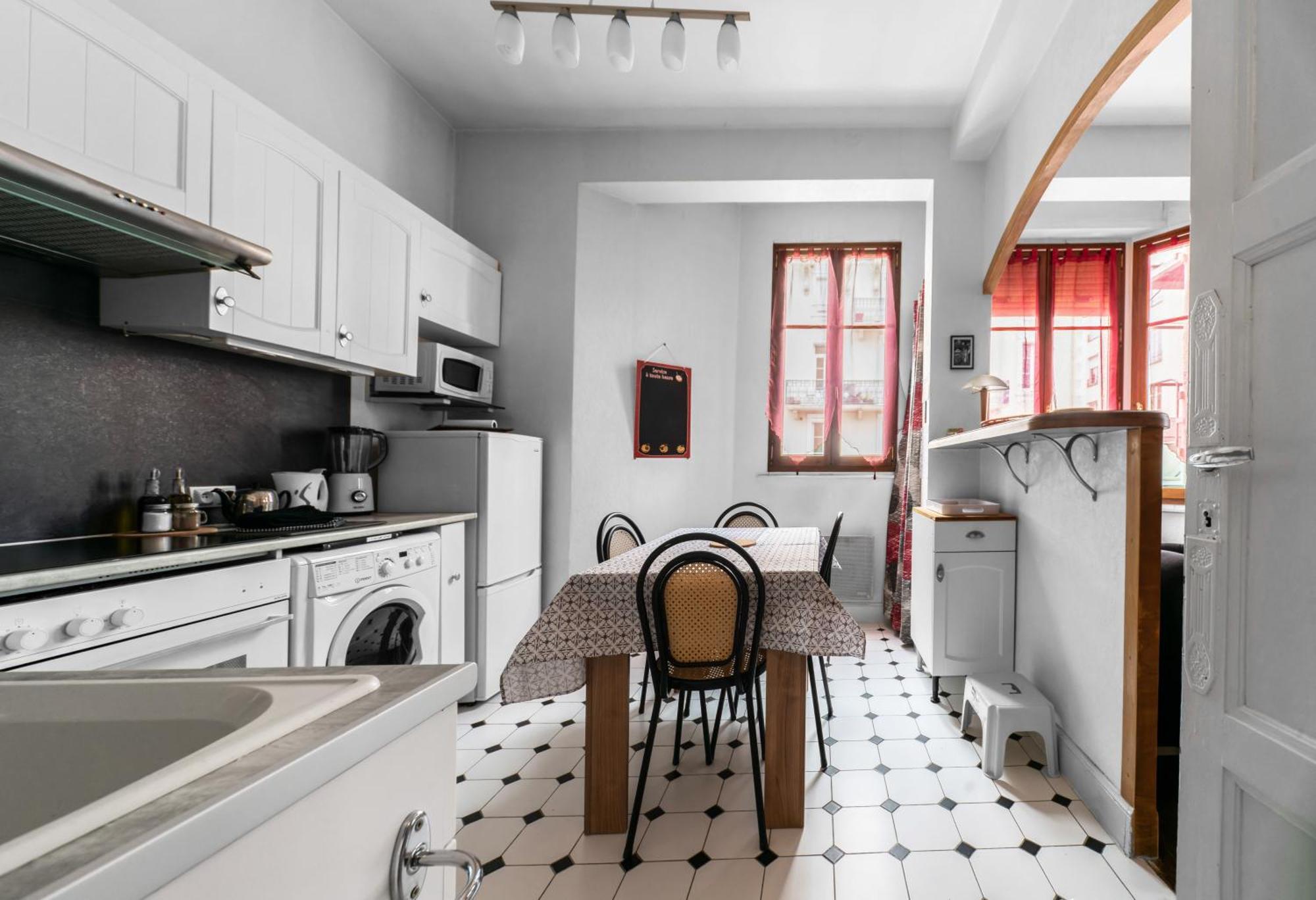 Le Lasteyras - Appartement Charmant En Centre Ville Виши Экстерьер фото