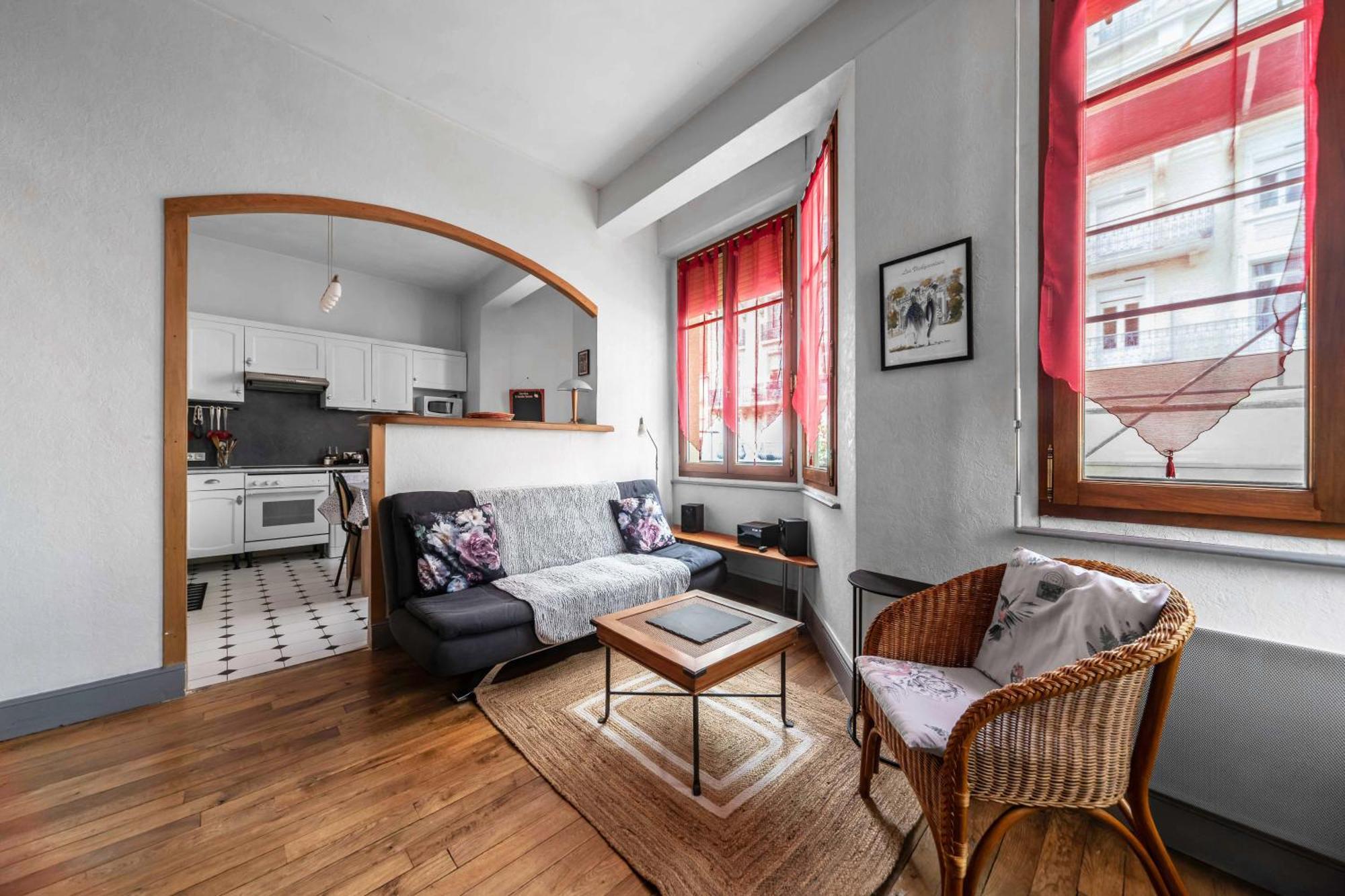 Le Lasteyras - Appartement Charmant En Centre Ville Виши Экстерьер фото